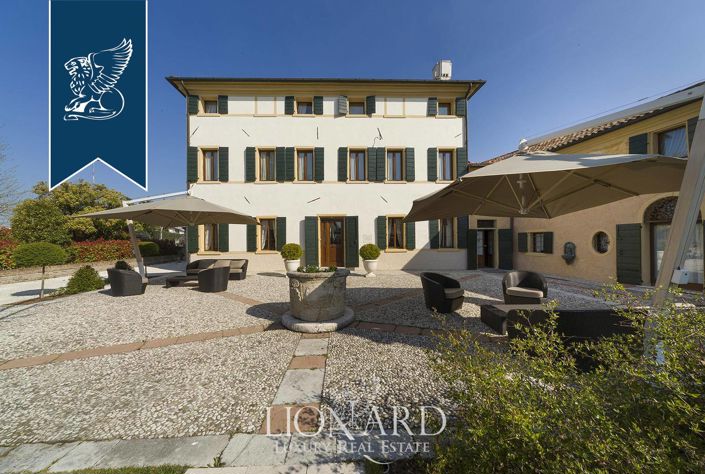 Image No.6-11 Bed Villa for sale