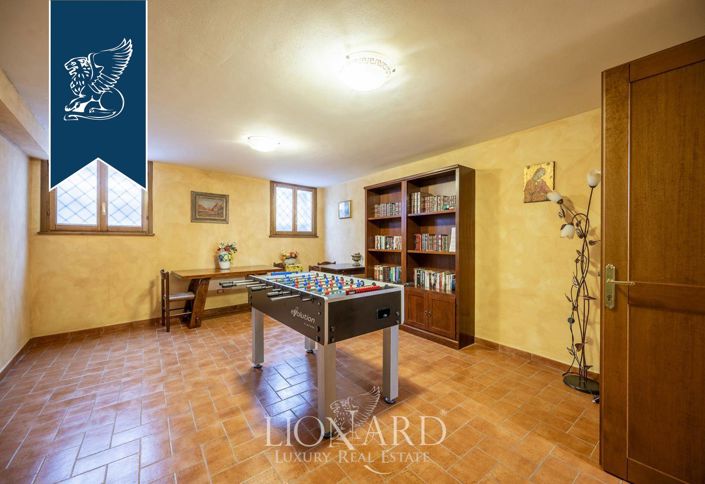 Image No.20-11 Bed Villa for sale