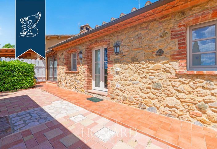 Image No.15-8 Bed Villa for sale