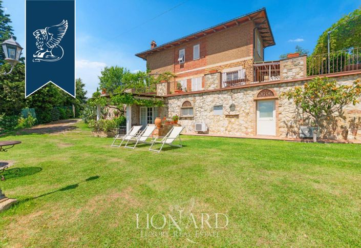 Image No.4-8 Bed Villa for sale