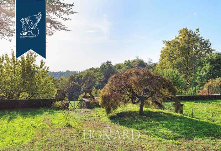 Image No.12-10 Bed Property for sale