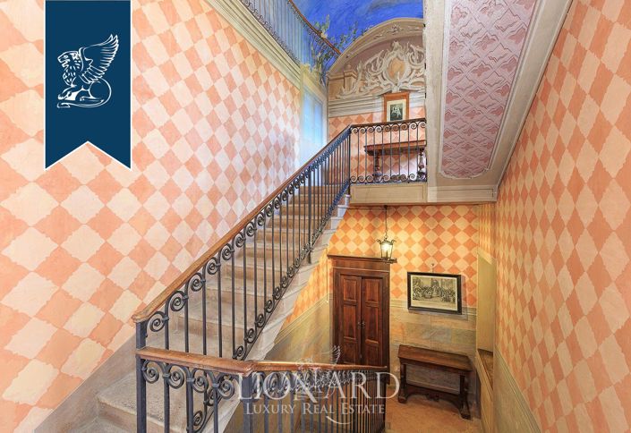 Image No.20-10 Bed Property for sale