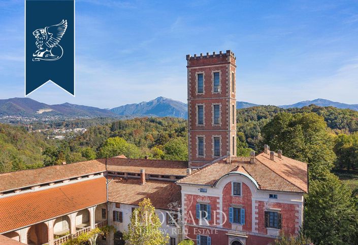 Image No.6-10 Bed Property for sale