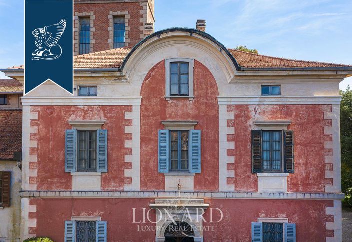 Image No.8-10 Bed Property for sale