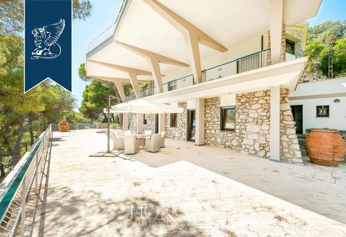 Image No.21-7 Bed Villa for sale