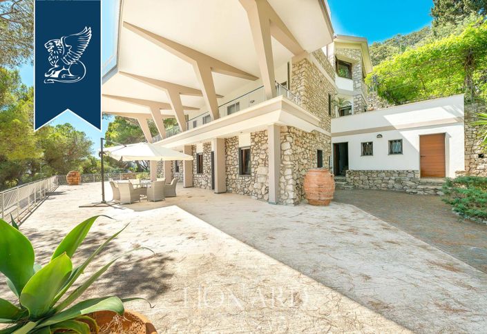 Image No.22-7 Bed Villa for sale