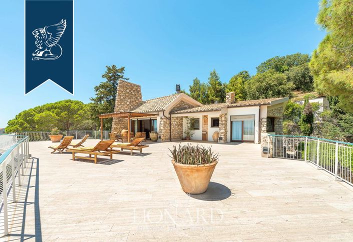 Image No.25-7 Bed Villa for sale