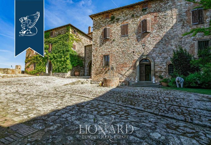 Image No.10-20 Bed Property for sale