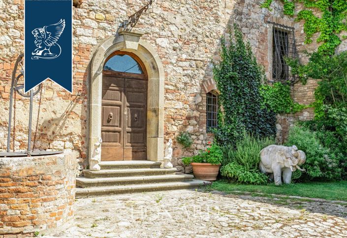 Image No.18-20 Bed Property for sale