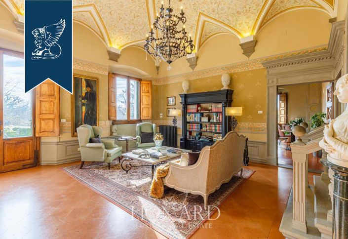 Image No.17-14 Bed Villa for sale