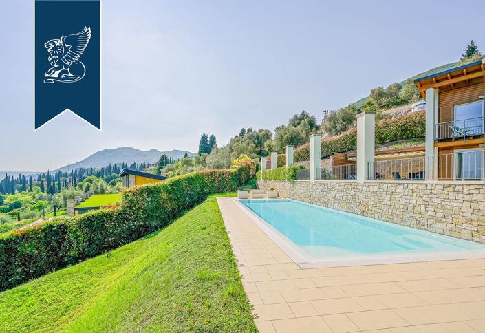 Image No.2-7 Bed Villa for sale