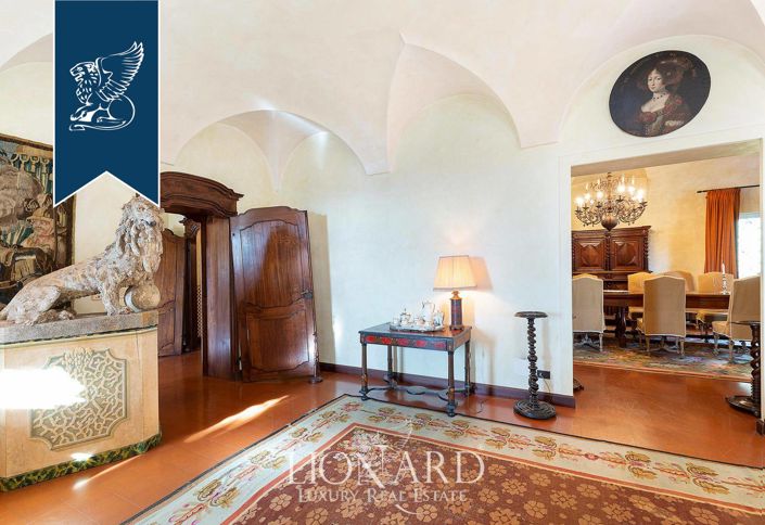 Image No.11-8 Bed Villa for sale