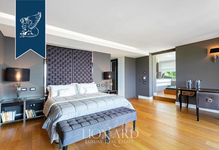 Image No.8-7 Bed Villa for sale