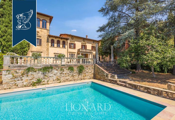 Image No.8-31 Bed Farmhouse for sale