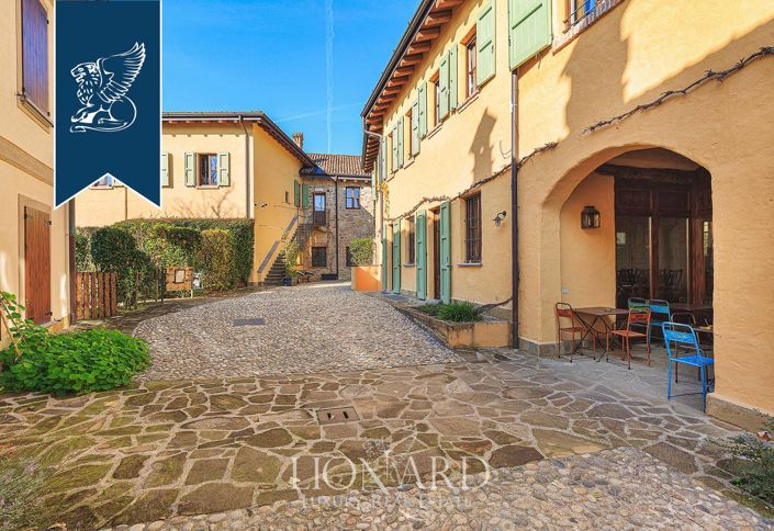 Image No.11-10 Bed Hotel for sale