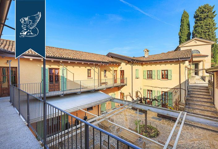 Image No.16-10 Bed Hotel for sale