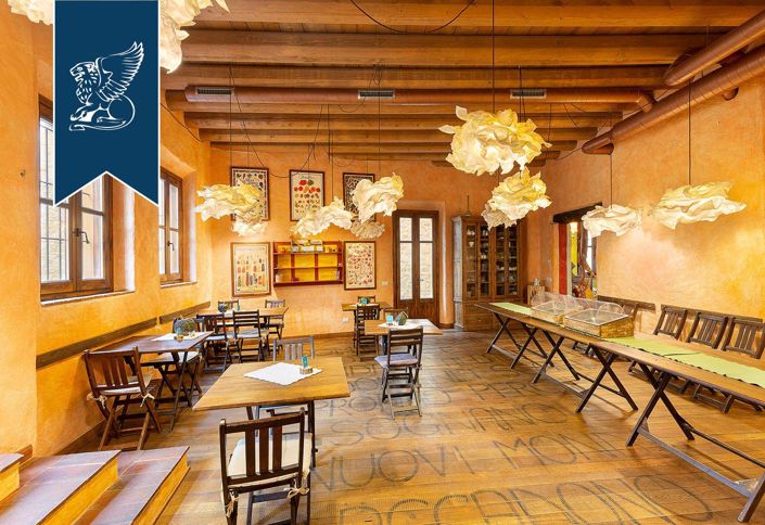 Image No.25-10 Bed Hotel for sale