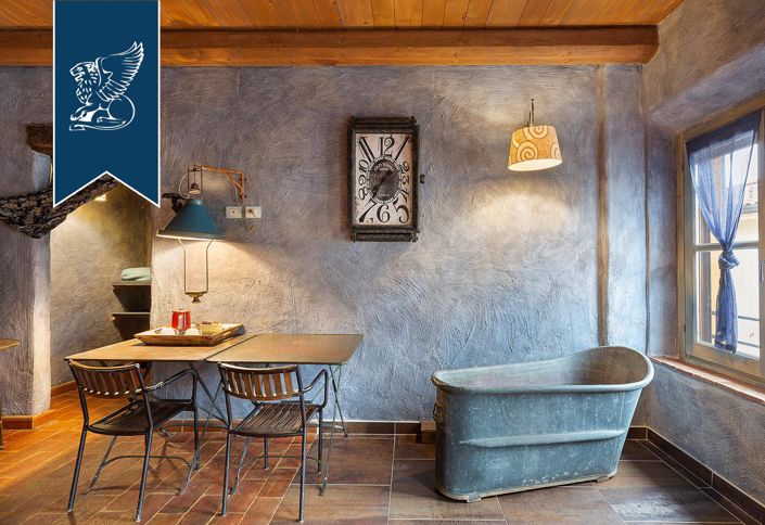 Image No.32-10 Bed Hotel for sale