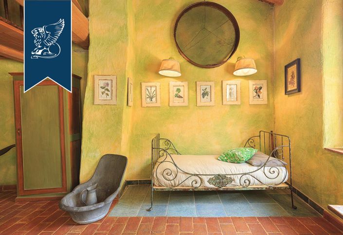 Image No.49-10 Bed Hotel for sale