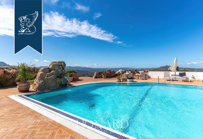 Image No.15-8 Bed Villa for sale