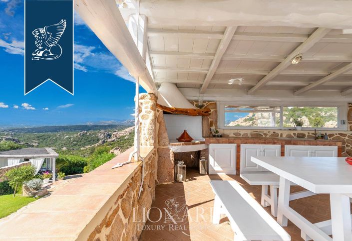 Image No.20-8 Bed Villa for sale