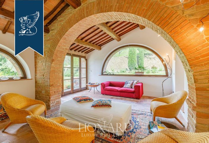 Image No.10-8 Bed Hotel for sale