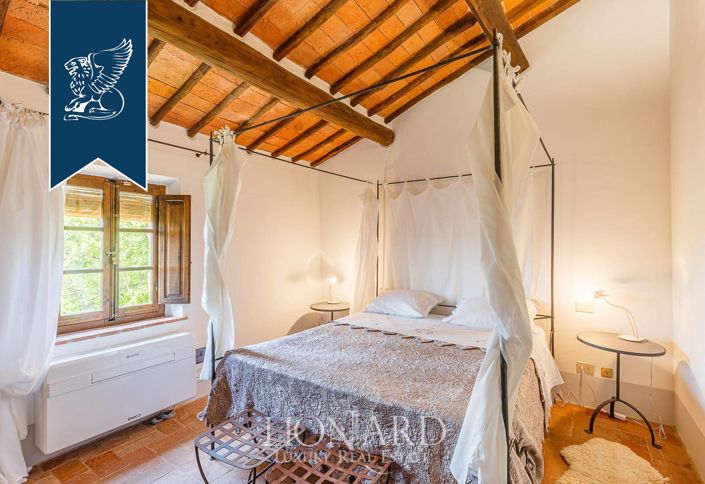 Image No.11-8 Bed Hotel for sale