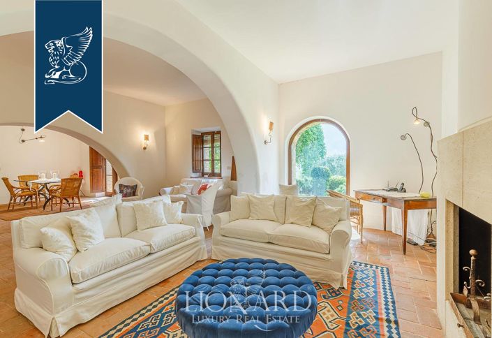 Image No.8-8 Bed Hotel for sale