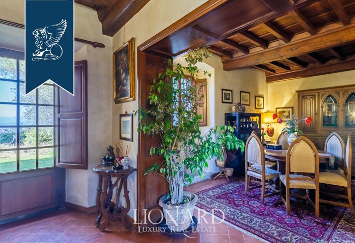 Image No.18-10 Bed Villa for sale