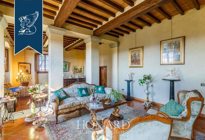 Image No.20-10 Bed Villa for sale