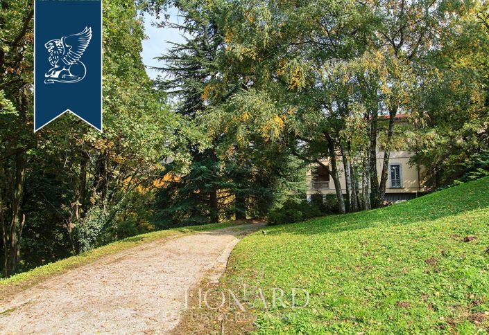 Image No.14-13 Bed Villa for sale