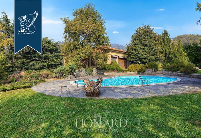 Image No.8-13 Bed Villa for sale