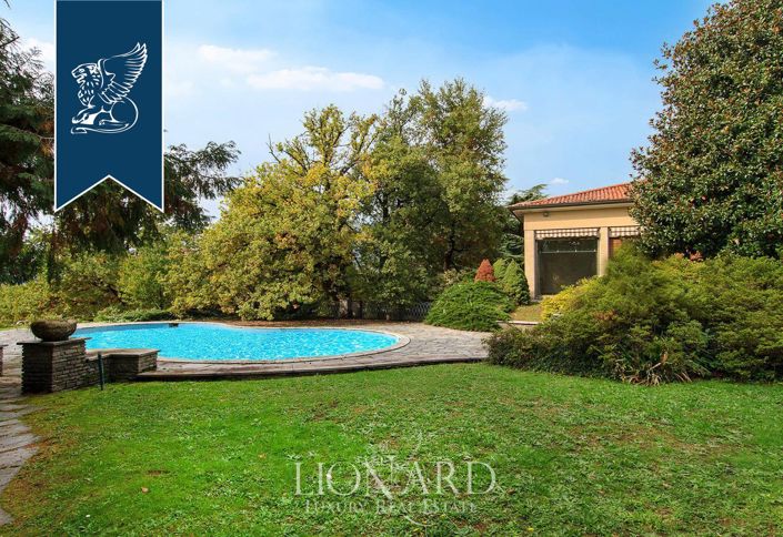 Image No.9-13 Bed Villa for sale