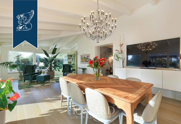 Image No.16-8 Bed Villa for sale