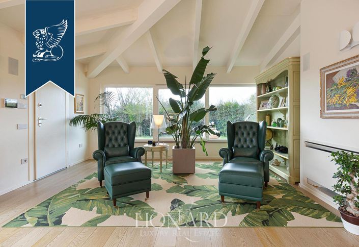 Image No.17-8 Bed Villa for sale