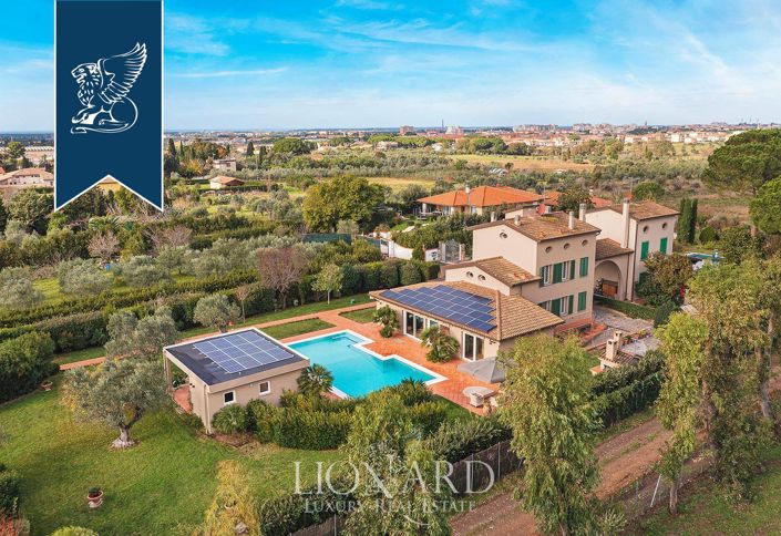 Image No.2-8 Bed Villa for sale