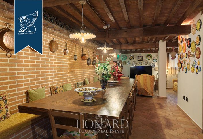 Image No.20-8 Bed Villa for sale