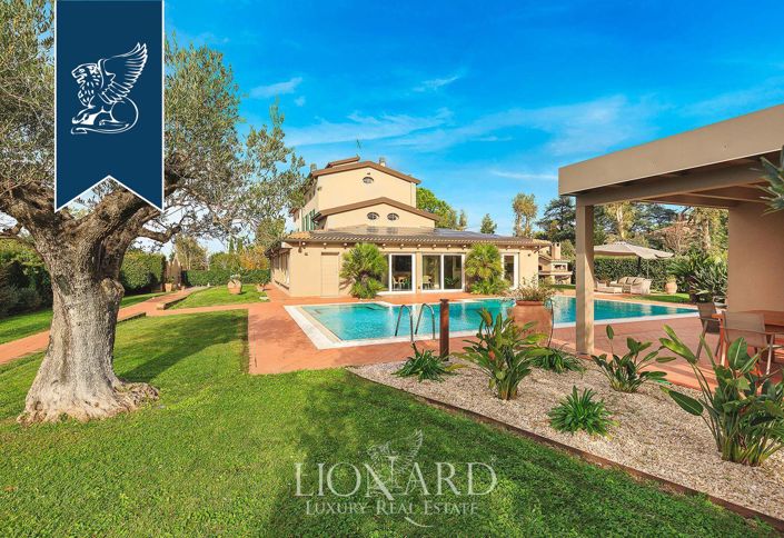 Image No.4-8 Bed Villa for sale