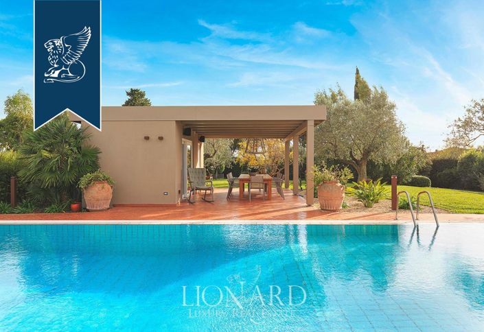 Image No.6-8 Bed Villa for sale