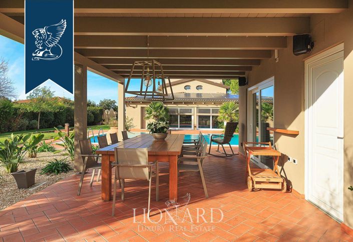 Image No.7-8 Bed Villa for sale