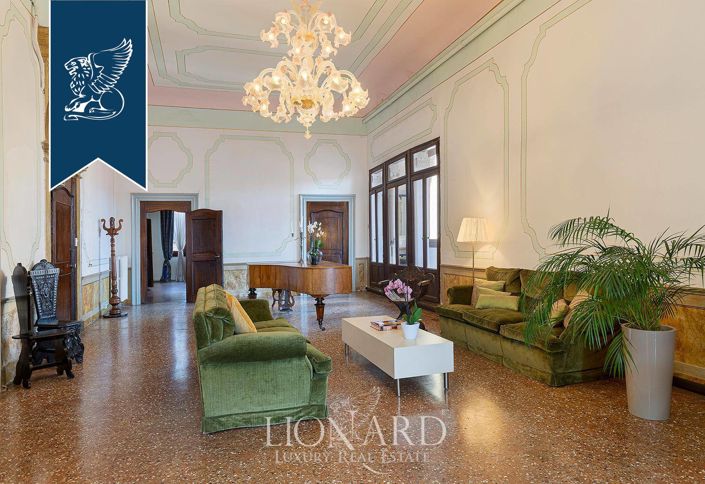 Image No.16-6 Bed Property for sale