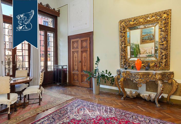 Image No.7-6 Bed Property for sale