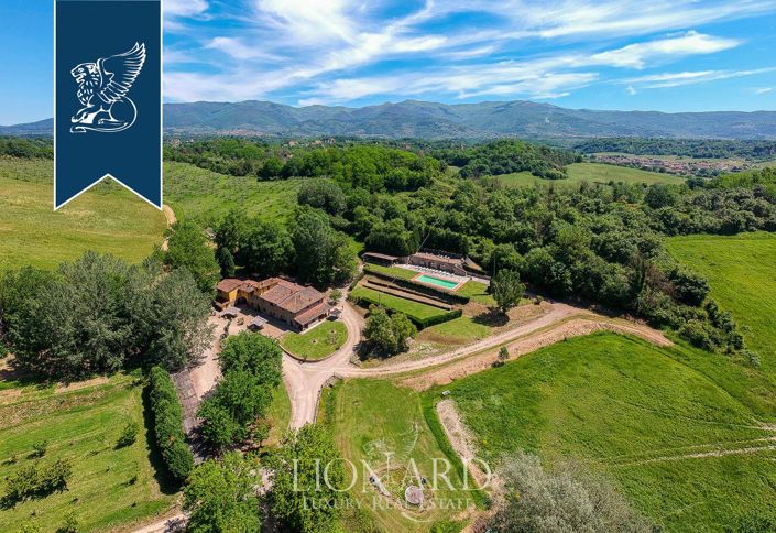 Image No.1-22 Bed Farmhouse for sale