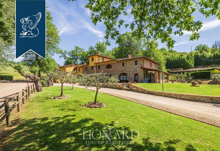 Image No.10-22 Bed Farmhouse for sale