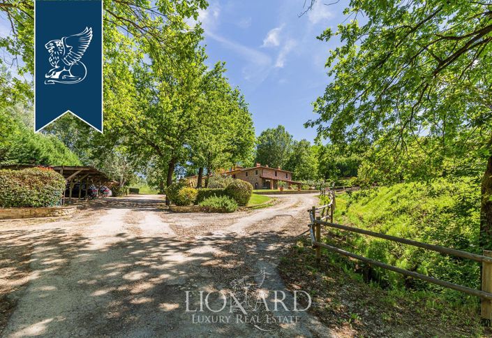 Image No.14-22 Bed Farmhouse for sale