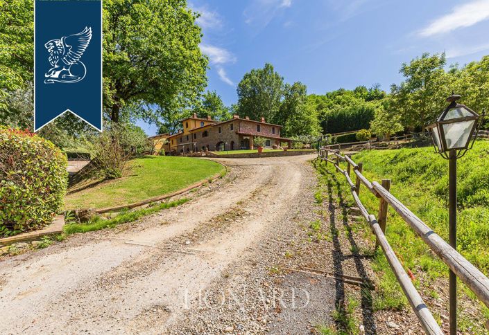 Image No.15-22 Bed Farmhouse for sale