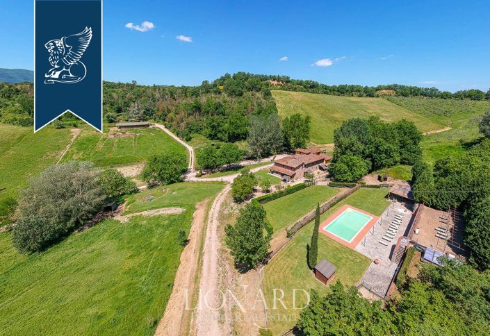 Image No.3-22 Bed Farmhouse for sale