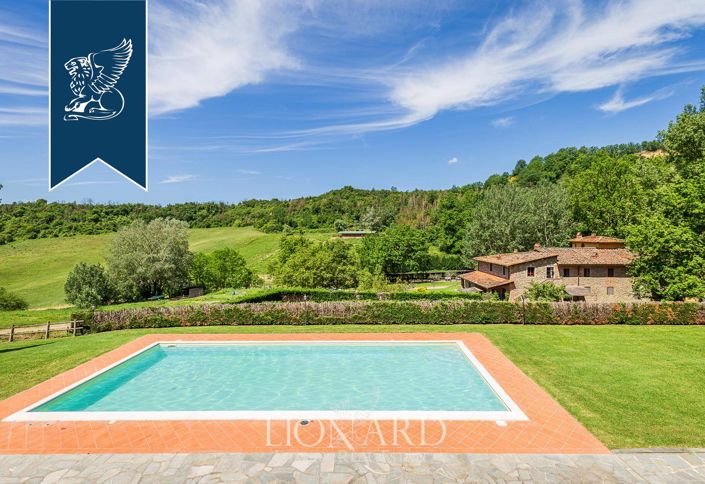 Image No.34-22 Bed Farmhouse for sale