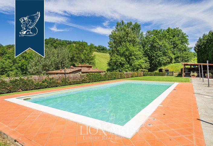 Image No.35-22 Bed Farmhouse for sale