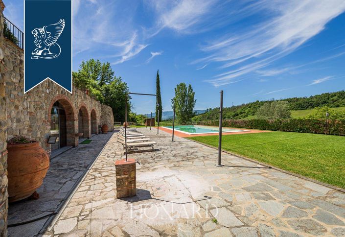 Image No.42-22 Bed Farmhouse for sale